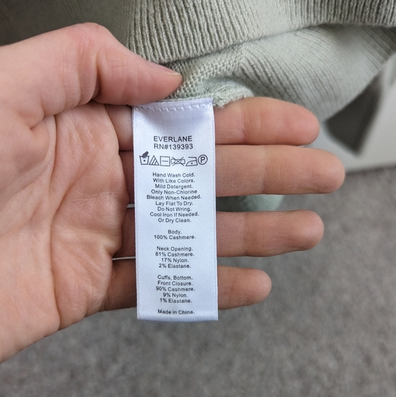 Everlane Cashmere Henley Sweater - Picture 3 of 4